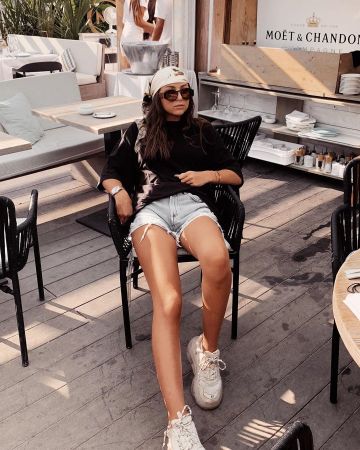 Short court sur le compte Instagram de @iam_evaqueen