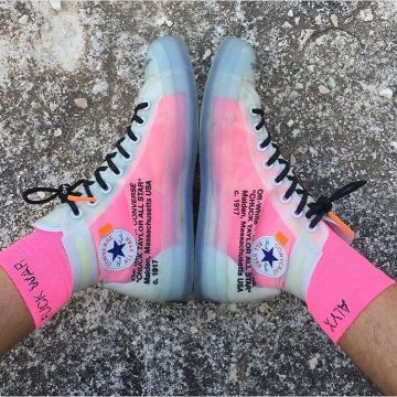 Converse x off white en la cuenta de Instagram de @streetwvr
