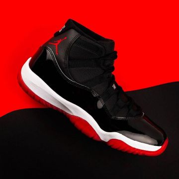 Jordan 11 Retro Playoffs Bred (2019) sur le compte Instagram de @stadiumwomen