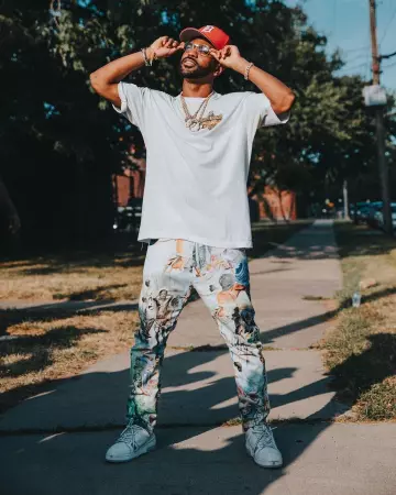 Louis Vuitton Trainer White de Big Sean sur le compte Instagram de @bigsean