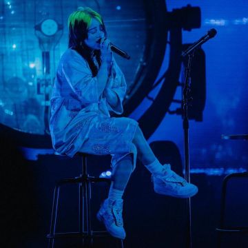 The pair of nike blache Billie Eilish on his account Instagram @billieeilish