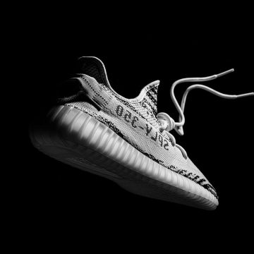 Adidas Yeezy Boost 350 V2 Zebra sur le compte Instagram de @stadiumwomen