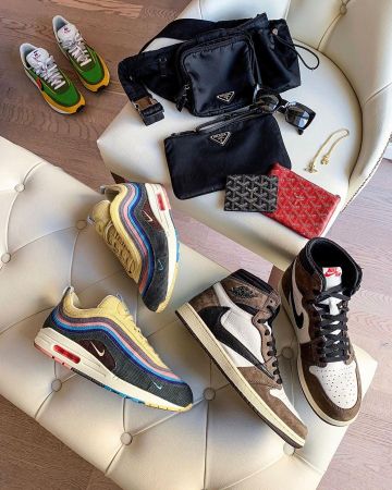 Nike sw account on the Instagram of @sante