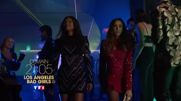 La robe chevron de Sydney Burnett (Gabrielle Union) dans L.A.'s Finest (S01)