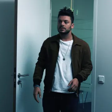 Jacket khaki Kev Adams account on the Instagram of @kevadams