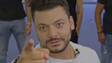 White t-shirt of Kev Adams account on the Instagram of @kevadams