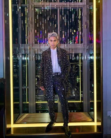 Glitter pentalo n usado por oh_anthonio en la cuenta de Instagram de @asos