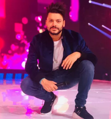 Bomber Kev Adams account on the Instagram of @kevadams