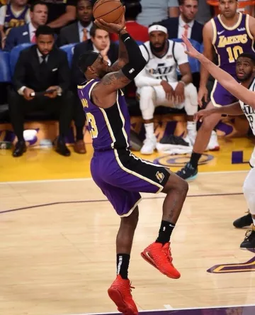 Jersey of LeBron James on the account Instagram of @lebron