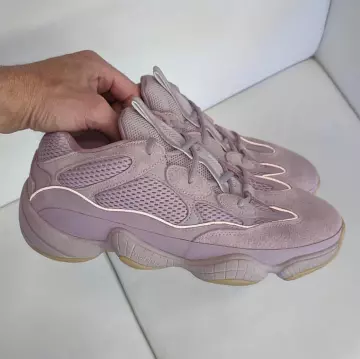 YEEZY 500 SOFT VISION of Kanye West account on the Instagram of @yeezymafia