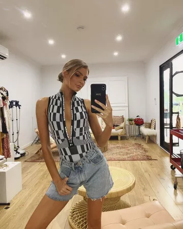 Cuerpo usado por Jemma May Rubach en la cuenta de Instagram de @asos
