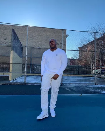 Sudadera blanca Adidas Originals usada por asos_soouizz en la cuenta de Instagram de @asos_soouizz