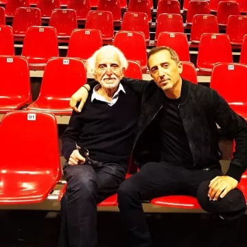 John black of Gad Elmaleh on the account Instagram of @gadelmaleh