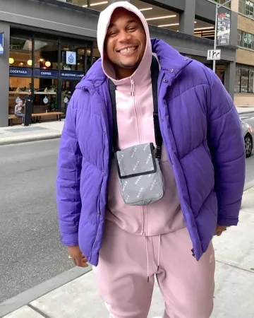 Globo púrpura usado por souizz en la cuenta de Instagram de @asos_soouizz