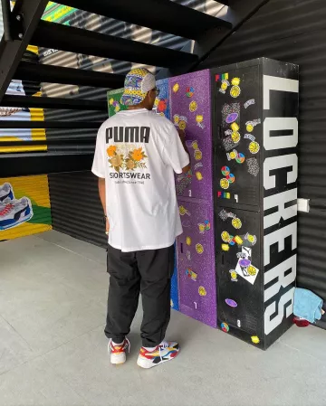 Camiseta con estampado puma arière usada por Ruddy Trobrillant en @asos_ruddy