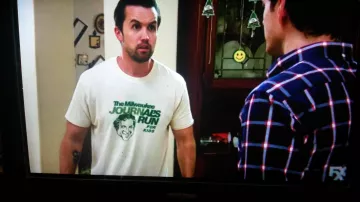 Camiseta Run For Kids de Milwaukee Journal de Mac (Rob McElhenney) en It's Always Sunny in Philadelphia (S11E05)