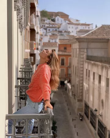 Suéter Mango Open Knit de Anna Ferrer Padilla en la cuenta de Instagram @annafpadilla