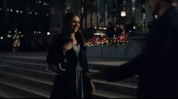 Rebecca taylor Lumière Bleu Floral-Print Midi Robe portée par Claire Conway (Bel Powley) dans L'émission du Matin de la Saison 1 Épisode 9