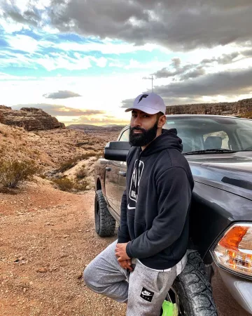 Hoodie NBA (black) to The Weasel on the account Instagram of @lafouine78