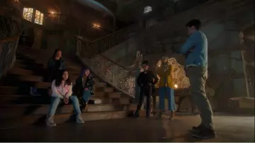 Vans Light Purple Sneakers worn by Molly Hernandez (Allegra Acosta) in Marvel's Runaways Season 3 Episode 4