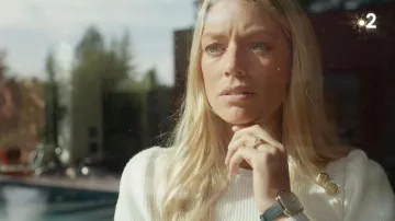 La Bague Mini Ruban Force 10 en or jaune sertie de Johanna Lemeur (Aurore Delplace) dans Un si grand soleil