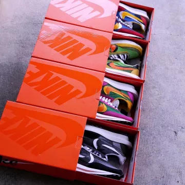 Nike cardigan ld waffle black on the account Instagram of @yokickz