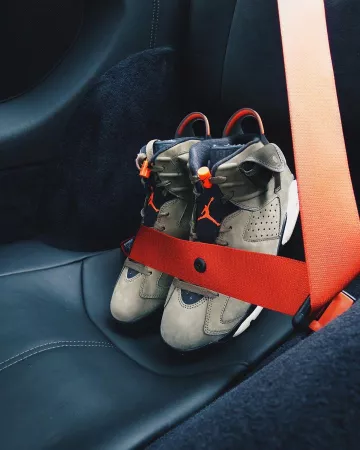 Jordan 6 Retro Travis Scott on the account Instagram of @will.i.ian