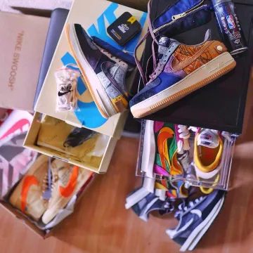 Nike cardigan black anthracite on the account Instagram of @yokickz