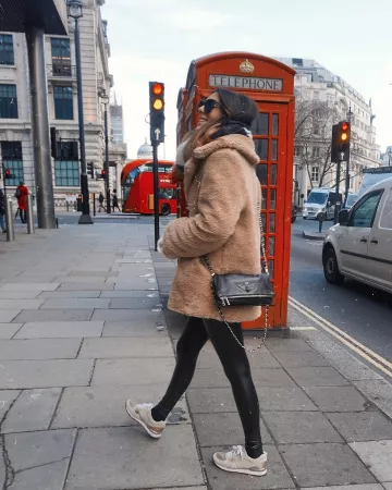 Topshop Borg Teddy Coat de Anna Ferrer Padilla en la cuenta de Instagram @annafpadilla
