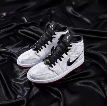 Jordan 1 edison chen en la cuenta de Instagram de @kicksonfire