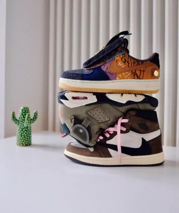 Jordan 6 Retro Travis Scott en la cuenta de Instagram de @entrasnkrs