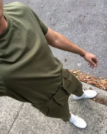 Pantalón inteligente Pentalon usado por aaron rhodes en la cuenta de Instagram de @asos_aaron