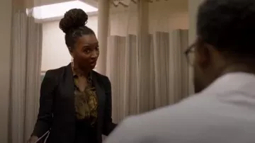 Noir Jerri sans col Blazer porté par Veronica Fisher (Shanola Hampton) dans Shameless Saison 10 Épisode 5