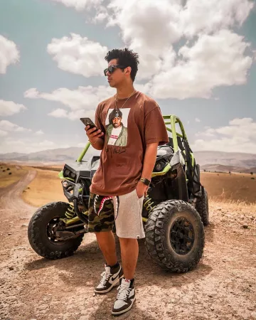 Supreme Nas Tee Brown sur le compte Instagram de @aripetrou
