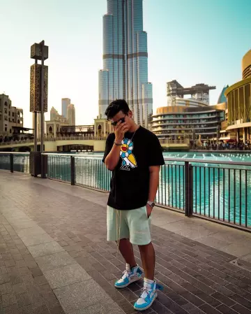 Takashi Murakami x OVO Tee Black sur le compte Instagram de @aripetrou