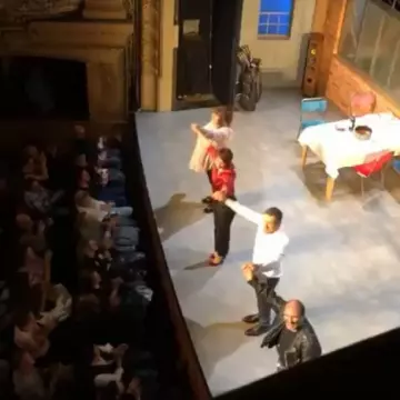 Pantalon noir sur le compte Instagram de @danyboon