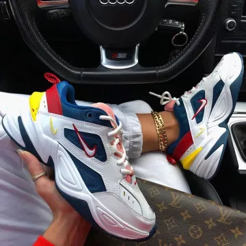 nike m2k tekno usado por m2k tekno en la cuenta de Instagram de @sneakseeker 