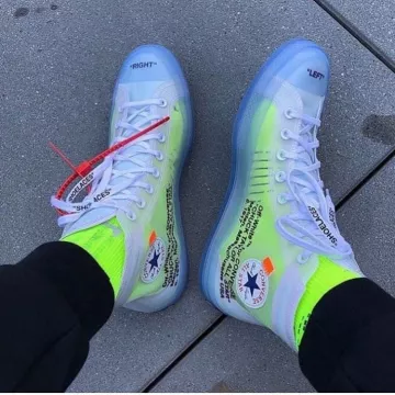 Converse Chuck Taylor All-Star Vulcanized Hi Off-White en la cuenta de Instagram de @streetwvr