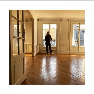 Black pants Sandrine Kiberlain on the account Instagram of @sandrinekiberlain