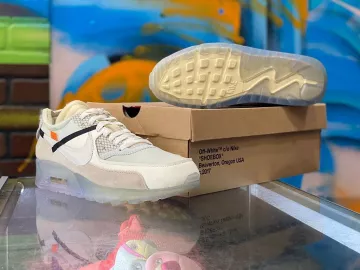 Air Max 90 OFF-WHITE en la cuenta de Instagram de @coolkicksla