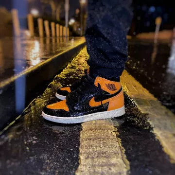 Jordan 1 Retro High Shattered Backboard 3.0 on the account Instagram of @thesneakerarchive