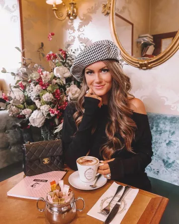 Seul le Rabat du Sac de Caitlin Covington sur l'Instagram account @cmcoving