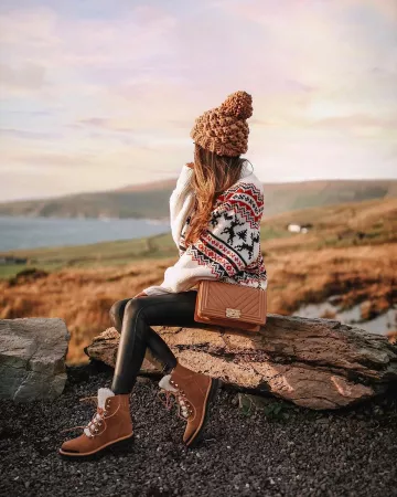 Matelassé Moyen de Sacs à main de Caitlin Covington sur l'Instagram account @cmcoving