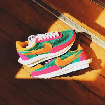 Nike LD Waffle sa­cai Pine Green sur le compte Instagram de @cran