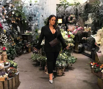 Suit pants black slim steps worn by sophia toussew on the account Instagram of @asos_sophia