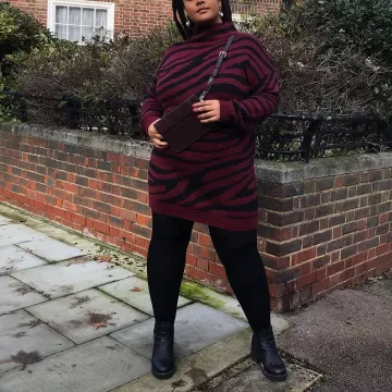 Robe pull col roulé imprimé animal porté par sophia tassew sur le compte Instagram de @asos_sophia