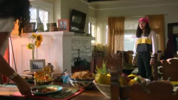 Black Jogging Pants worn by Molly Hernandez (Allegra Acosta) in Marvel's Runaways Season 3 Episode 5