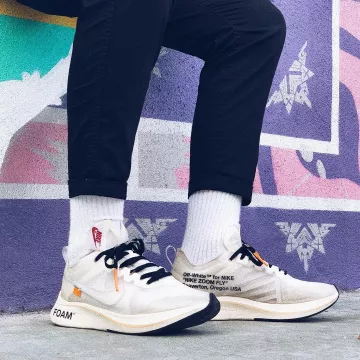 Nike Zoom Fly Off-White sur le compte Instagram de @cran