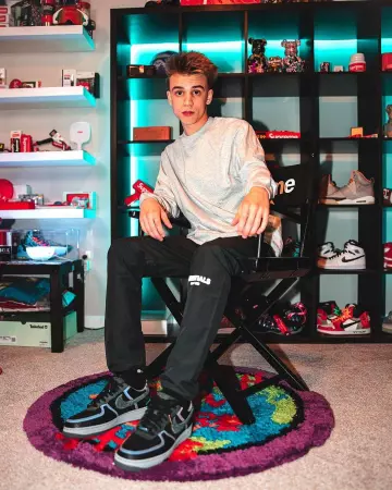 Supreme Director's chair Black on the account Instagram of @giancarlopurch