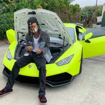 Gucci de Gnar toca en la cuenta de Instagram de @lilgnar